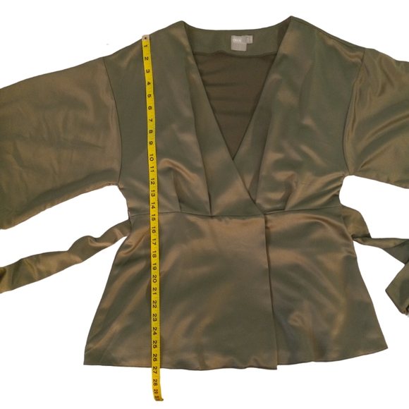 NWOT | Asos Design Women's Green Satin V-neck Wrap Tied Kimono Blouse | US 8 - Picture 7 of 10